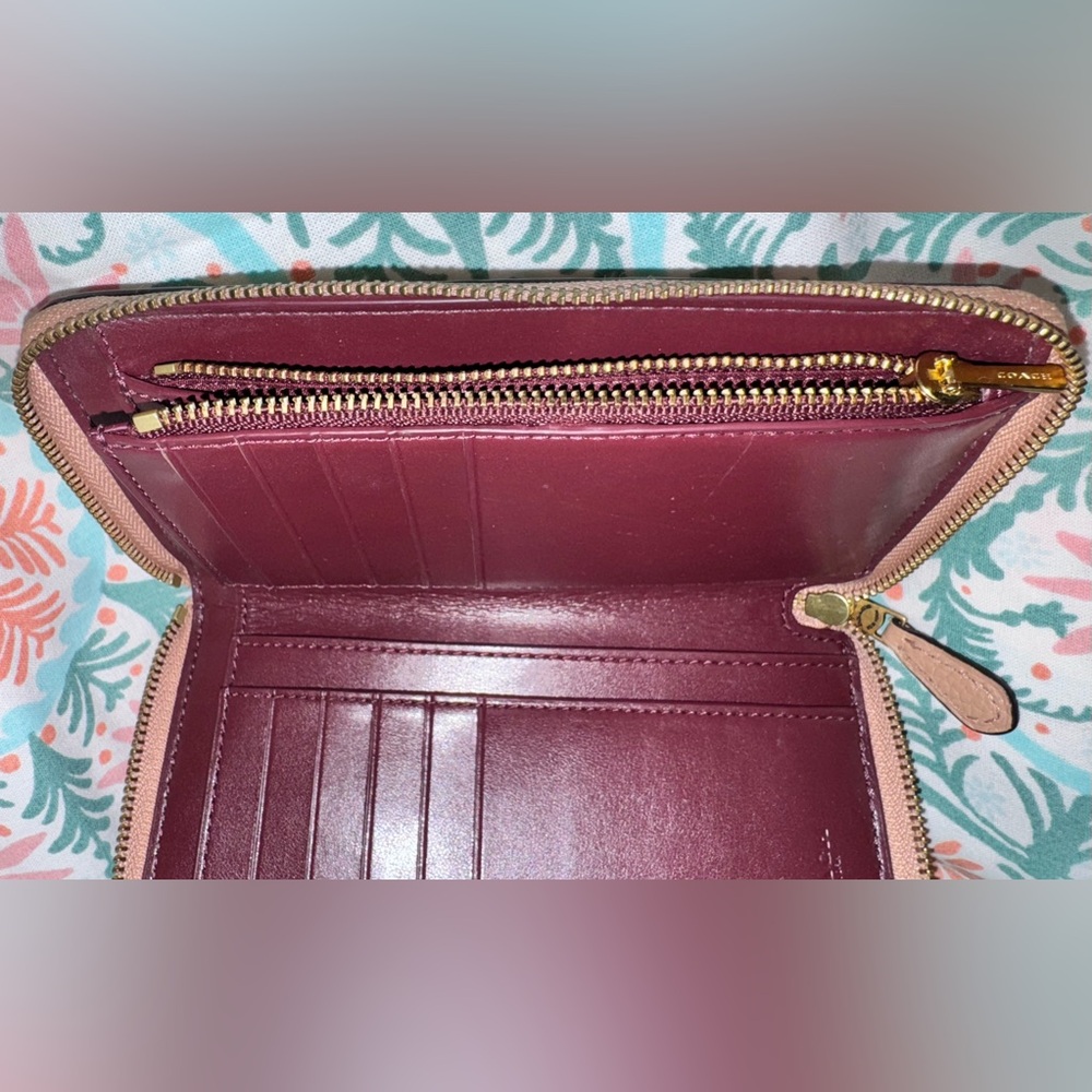 NWOT COACH Accordion Zip Wallet With Crystal Rivets - Picture 6 of 10